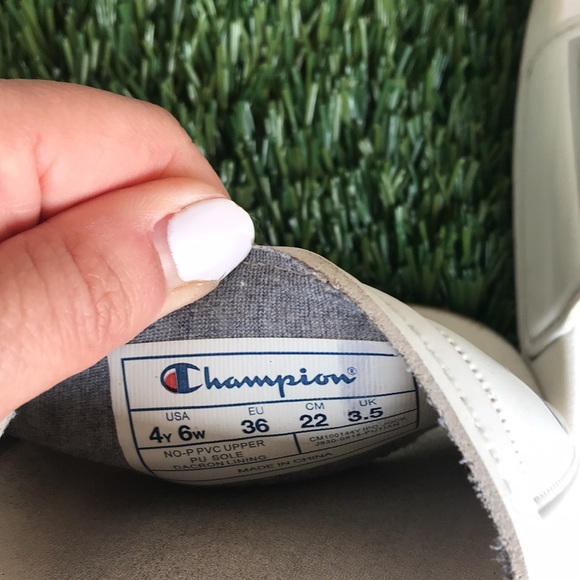 White CHAMPION slides big girls - Picture 3 of 3